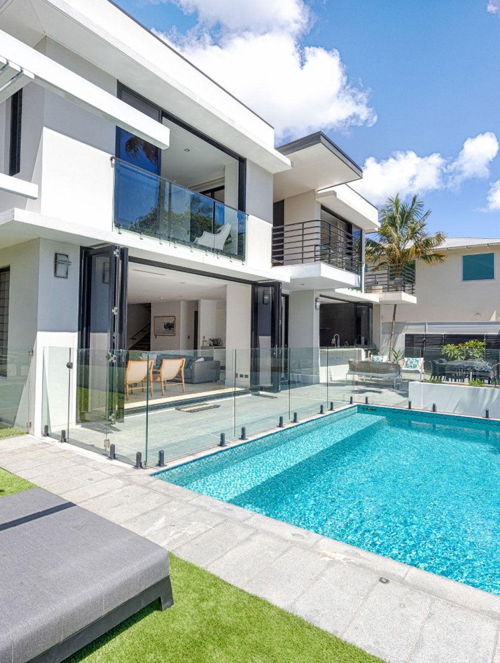 Located on Ravenwood Drive, our Noosa luxury holiday home offers family-friendly, waterfront accommodation that won’t disappoint.